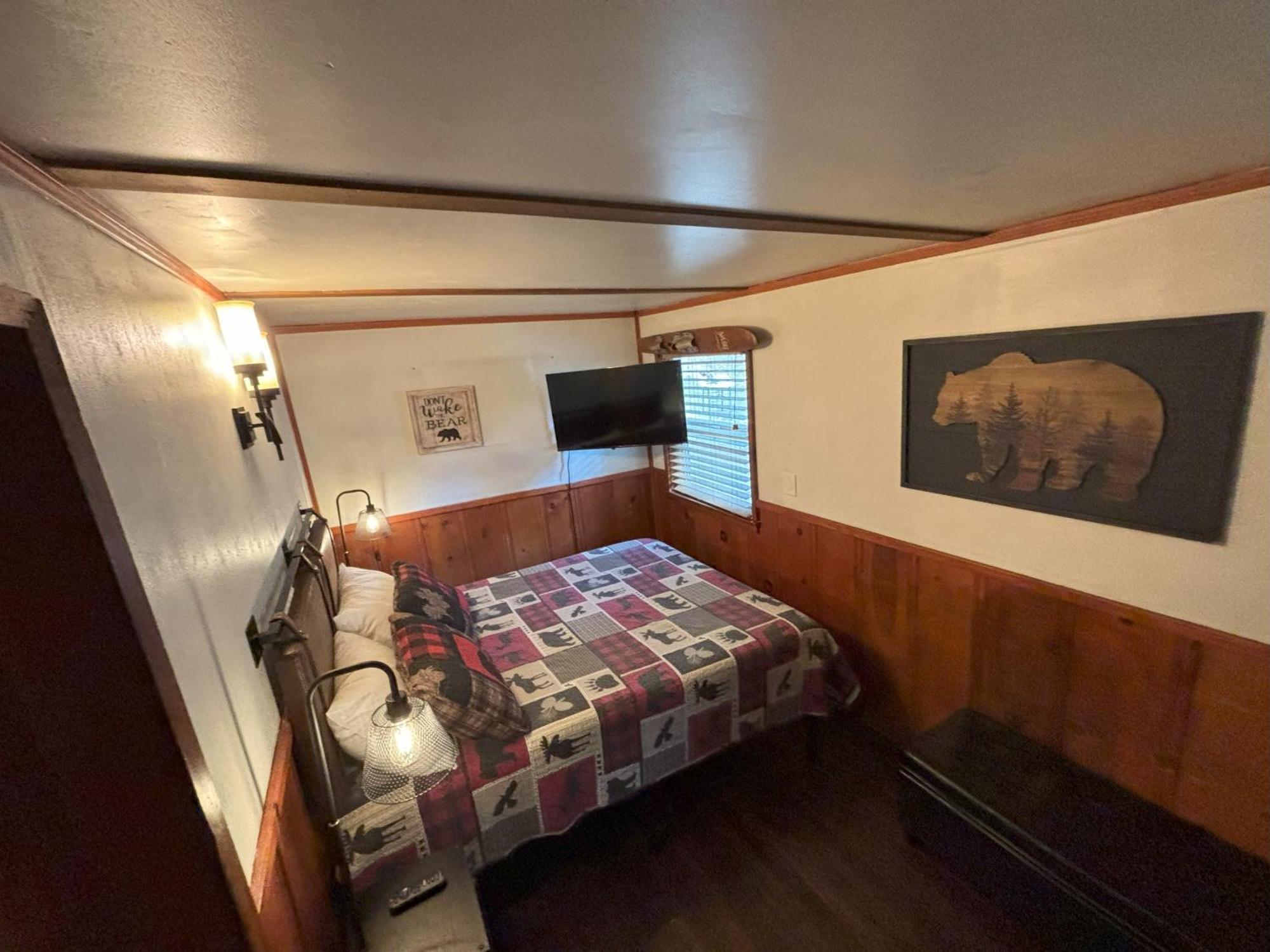 ביג בר לייק Snow Bunny Lodge - Perfect Big Bear Getaway! Deck With A New Hot Tub And Charcoal Barbecue! מראה חיצוני תמונה