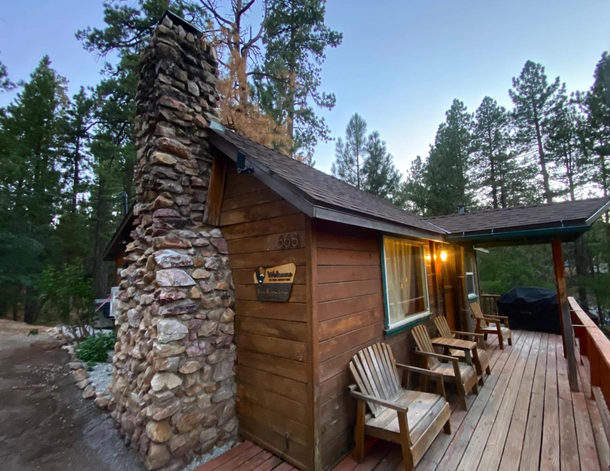 ביג בר לייק Snow Bunny Lodge - Perfect Big Bear Getaway! Deck With A New Hot Tub And Charcoal Barbecue! מראה חיצוני תמונה