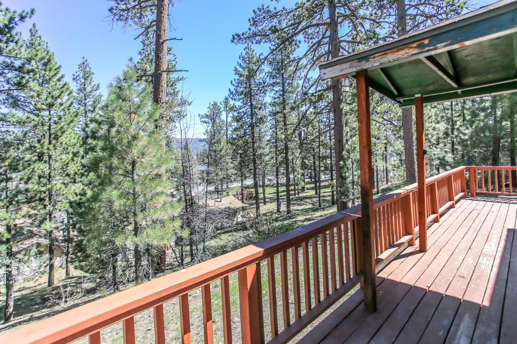 ביג בר לייק Snow Bunny Lodge - Perfect Big Bear Getaway! Deck With A New Hot Tub And Charcoal Barbecue! מראה חיצוני תמונה