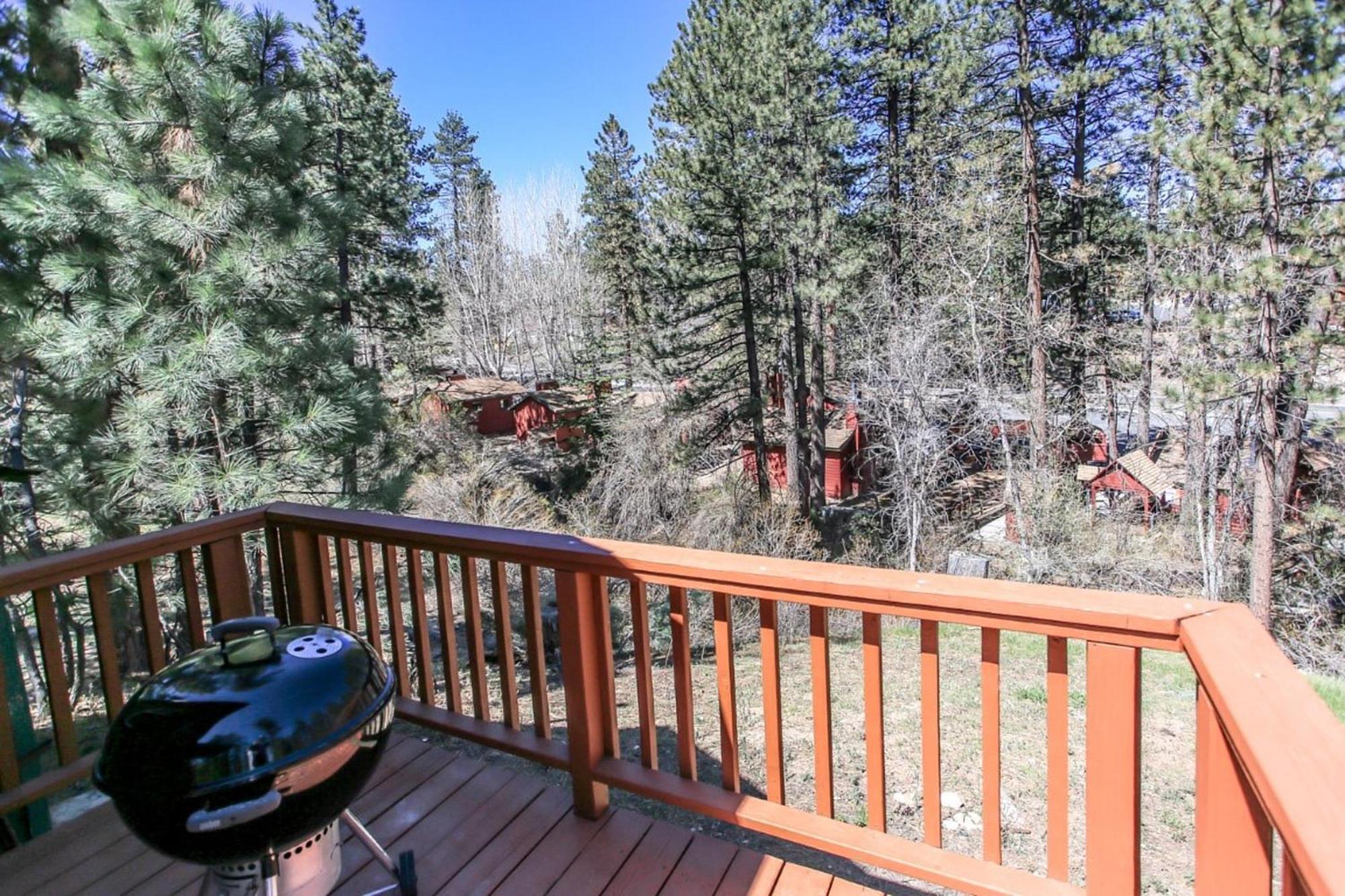 ביג בר לייק Snow Bunny Lodge - Perfect Big Bear Getaway! Deck With A New Hot Tub And Charcoal Barbecue! מראה חיצוני תמונה